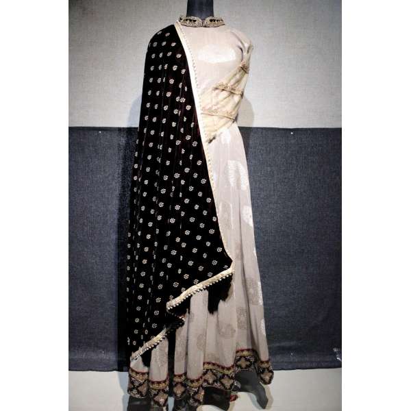 BLACK HEAVY EMBROIDERED VELVET SHAWL